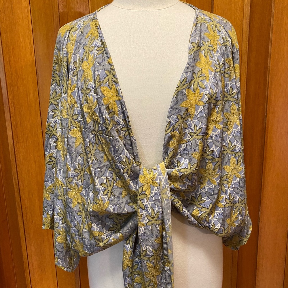 Elegant Floral Tie-Front Wrap in Gold and Gray